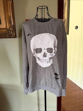 Gray Skull Graphic Crewneck Sweater - Men's